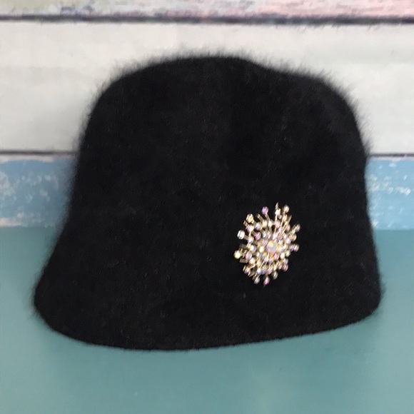 Black Angora blend boucle winter bucket hat - Picture 1 of 9